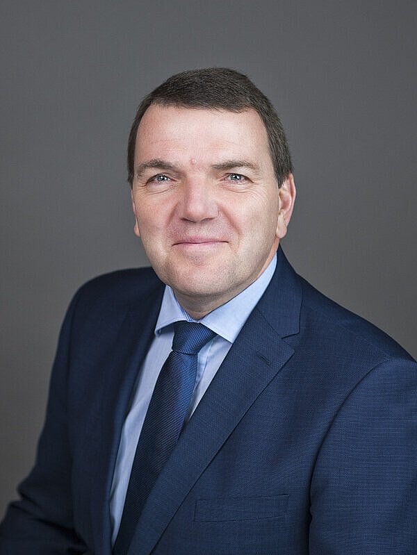 Geschäftsführer Axel Burghardt Geschäftsführer Axel Burghardt